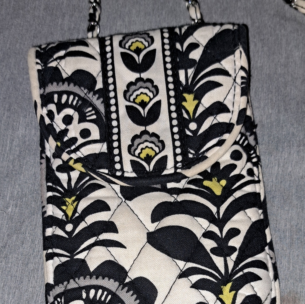 Vera‎ Bradley Quilted Phone Crossbody Bag Black White Yellow Floral Chain Strap